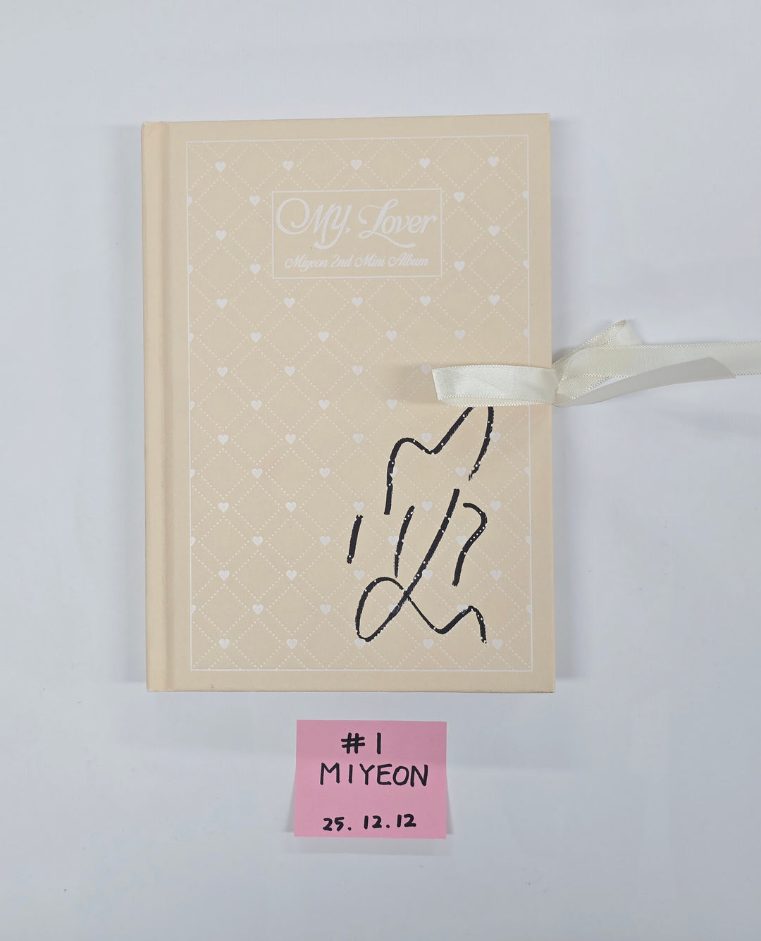 RESCENE "lip bomb", TripleS msnz  "Beyond Beauty", MIYEON "MY, Lover",  ALLDAY PROJECT "ALLDAY PROJECT" - Hand Autographed(Signed) Promo Album [25.12.12]