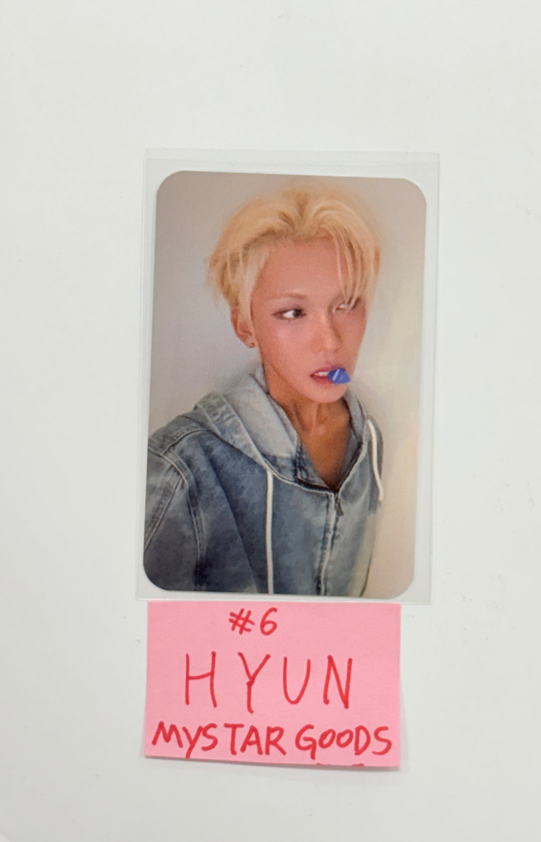 XLOV "UXLXVE" - My Star Goods Fansign Event Photocard R2 [25.12.12]