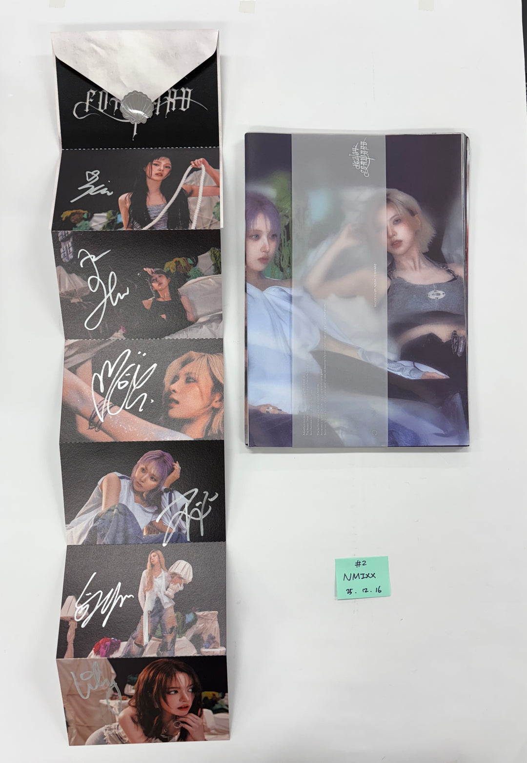 NMIXX "Fe3O4: FORWARD" - Hand Autograhped(Signed) Promo Album [25.12.15]