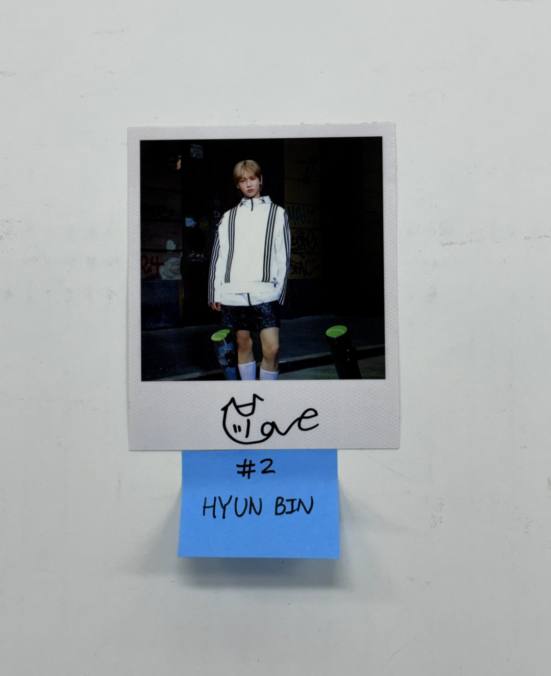 POW "Favorite" 1st EP -  Hand Autographed(Signed) Sticker [25.12.15]