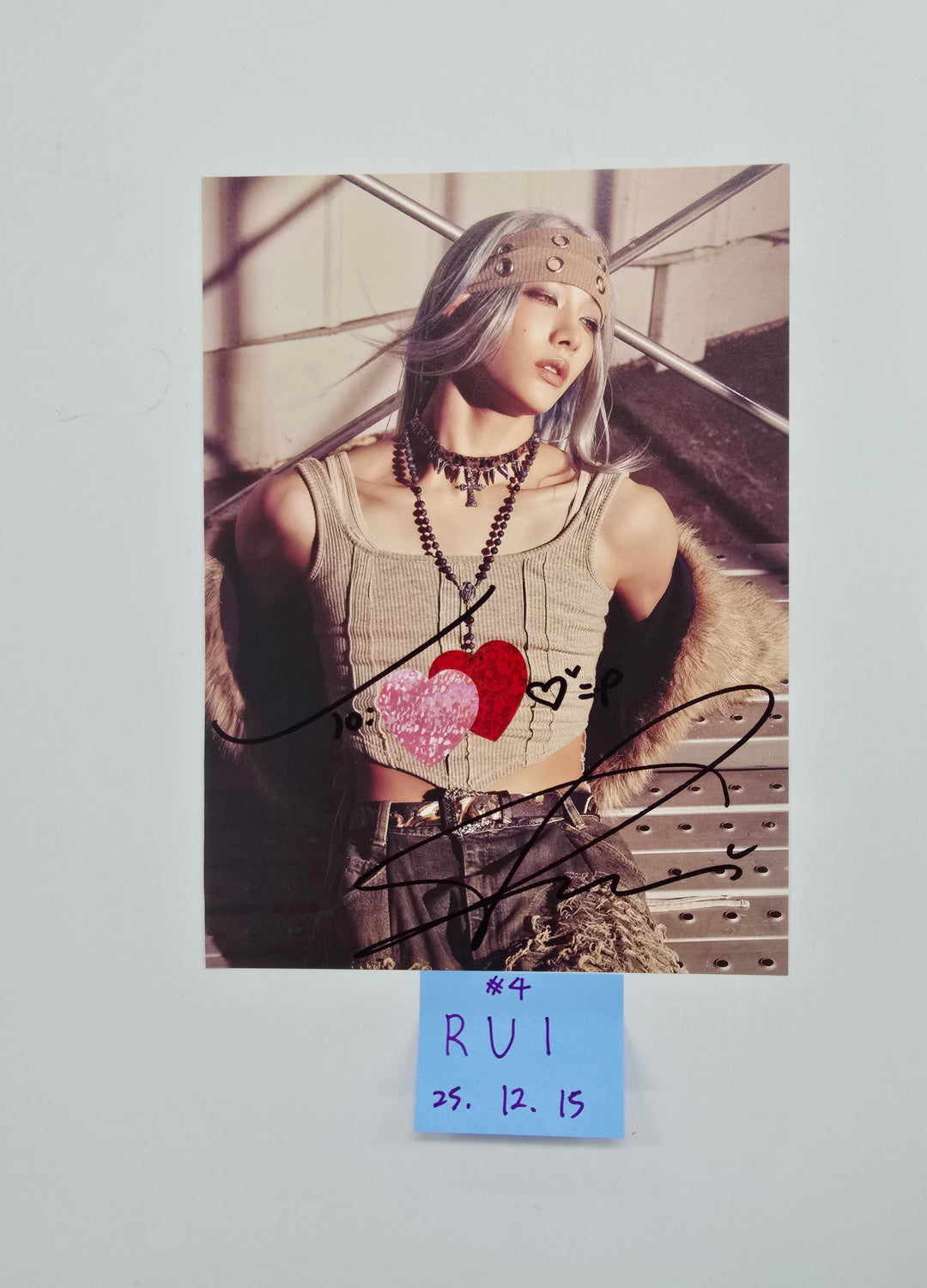 XLOV "UXLXVE" - A Cut Page From Fansign Event Album [25.12.15]