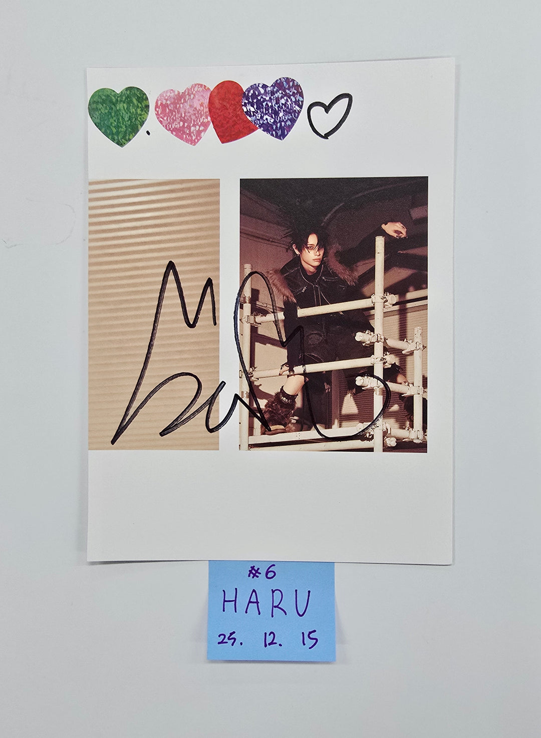 XLOV "UXLXVE" - A Cut Page From Fansign Event Album [25.12.15]