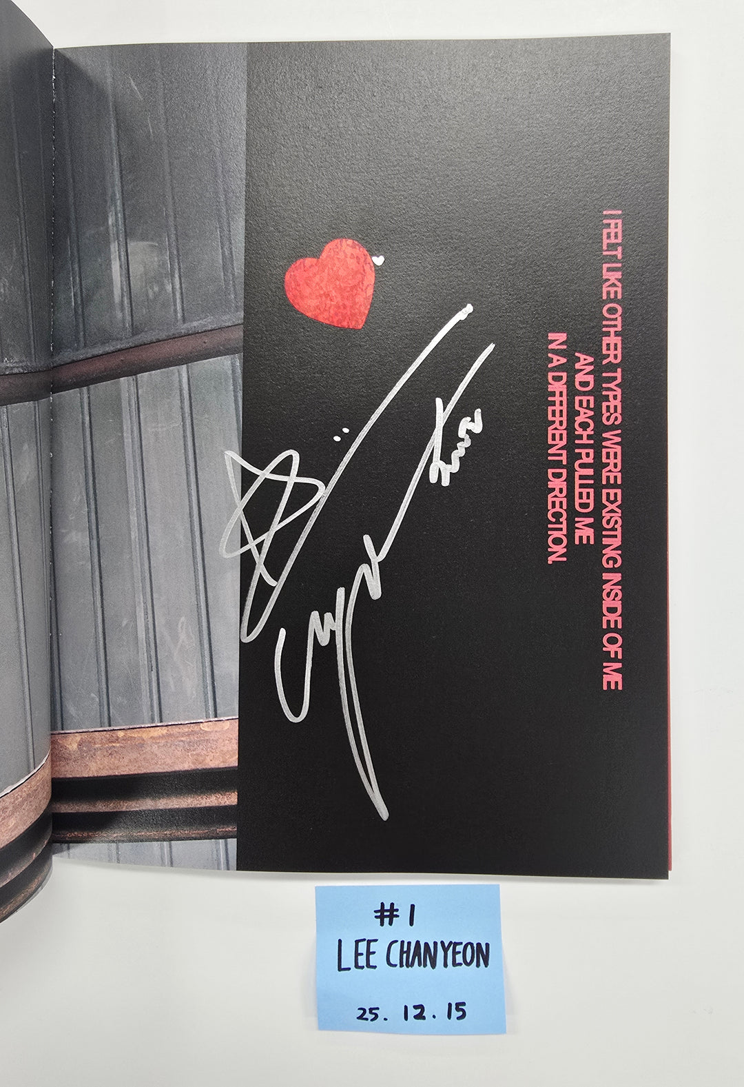 Leechaeyeon "SHOWDOWN" - Hand Autographed(Signed) Album [25.12.15]