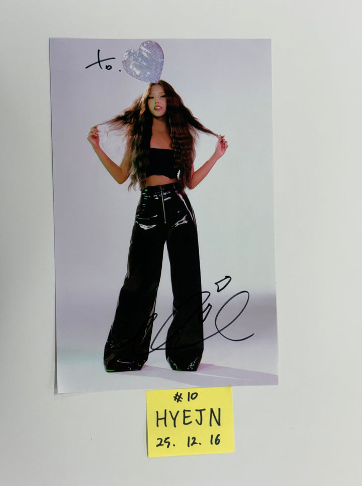 Loossemble "TTYL" - A Cut Page From Fansign Event Album [25.12.16]