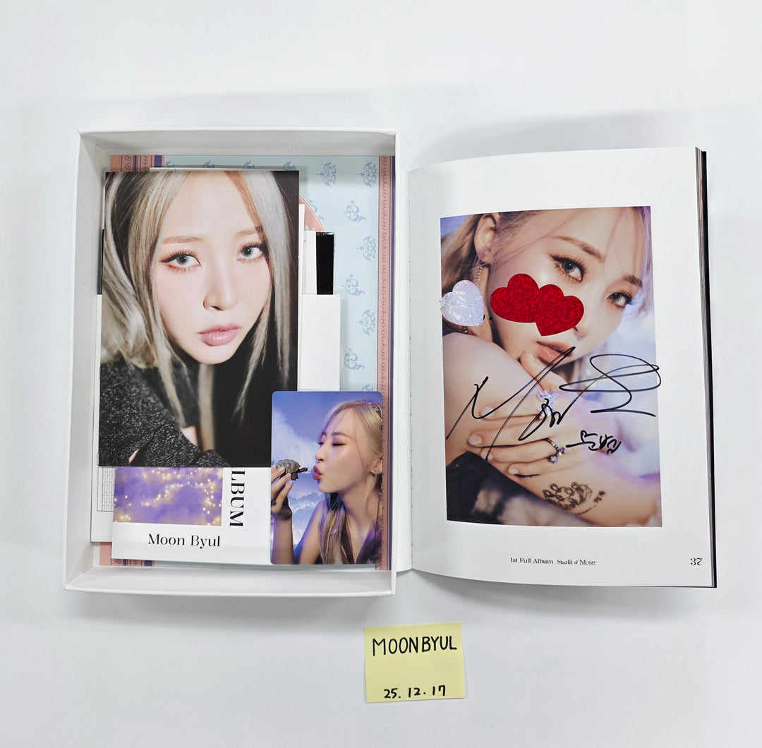 Moonbyul (of Mamamoo) "Starlit of Muse" - Hand Autographed(Signed) Album [25.12.17]