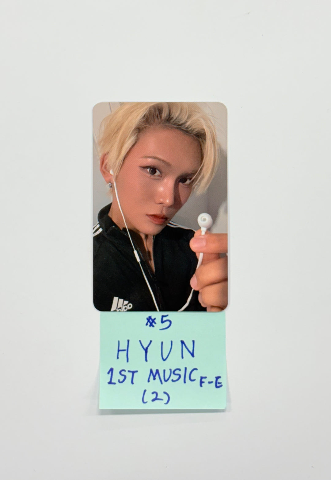 XLOV "UXLXVE" - 1st Music Fansign Event Photocard R2 [25.12.19]