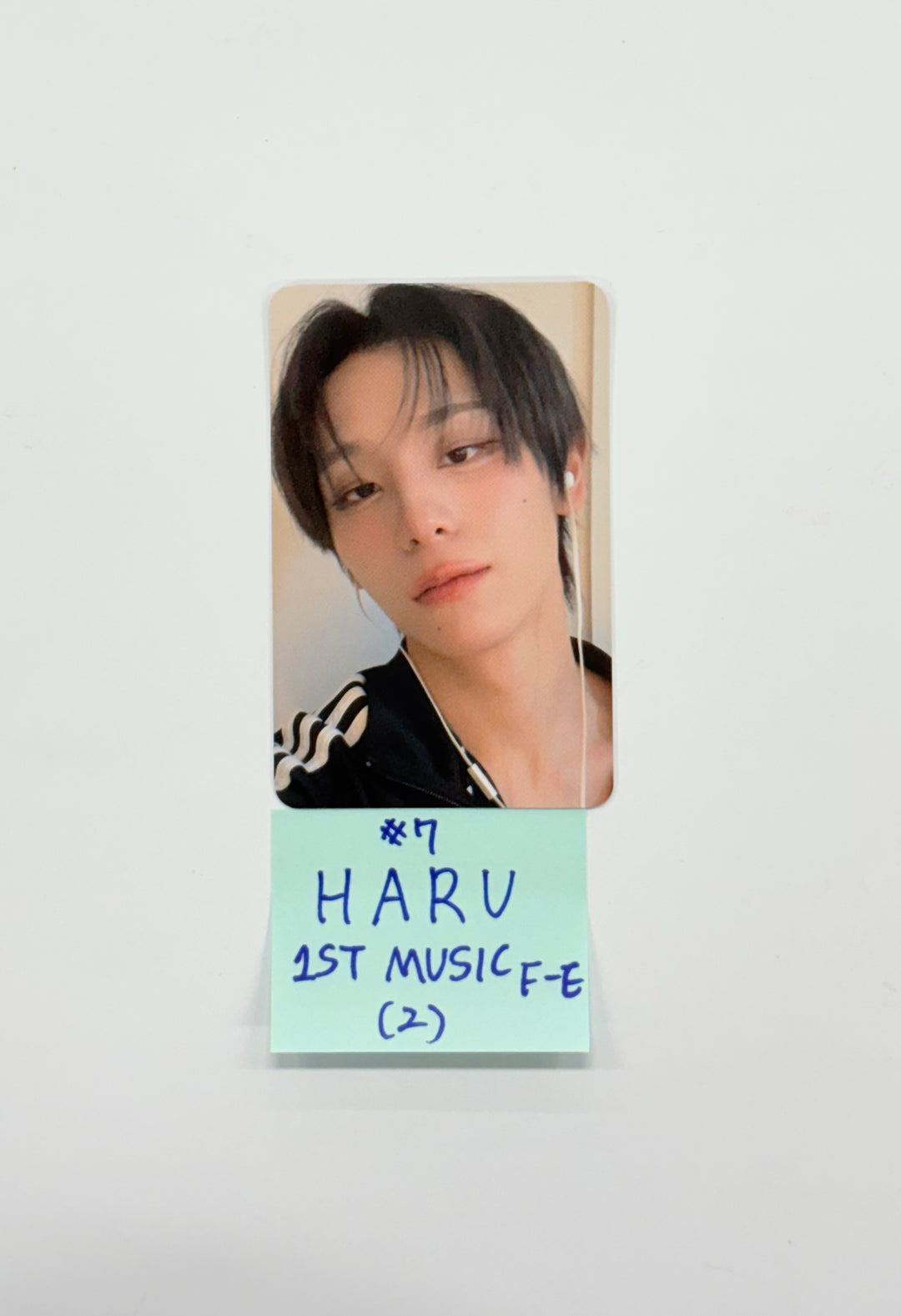 XLOV "UXLXVE" - 1st Music Fansign Event Photocard R2 [25.12.19]