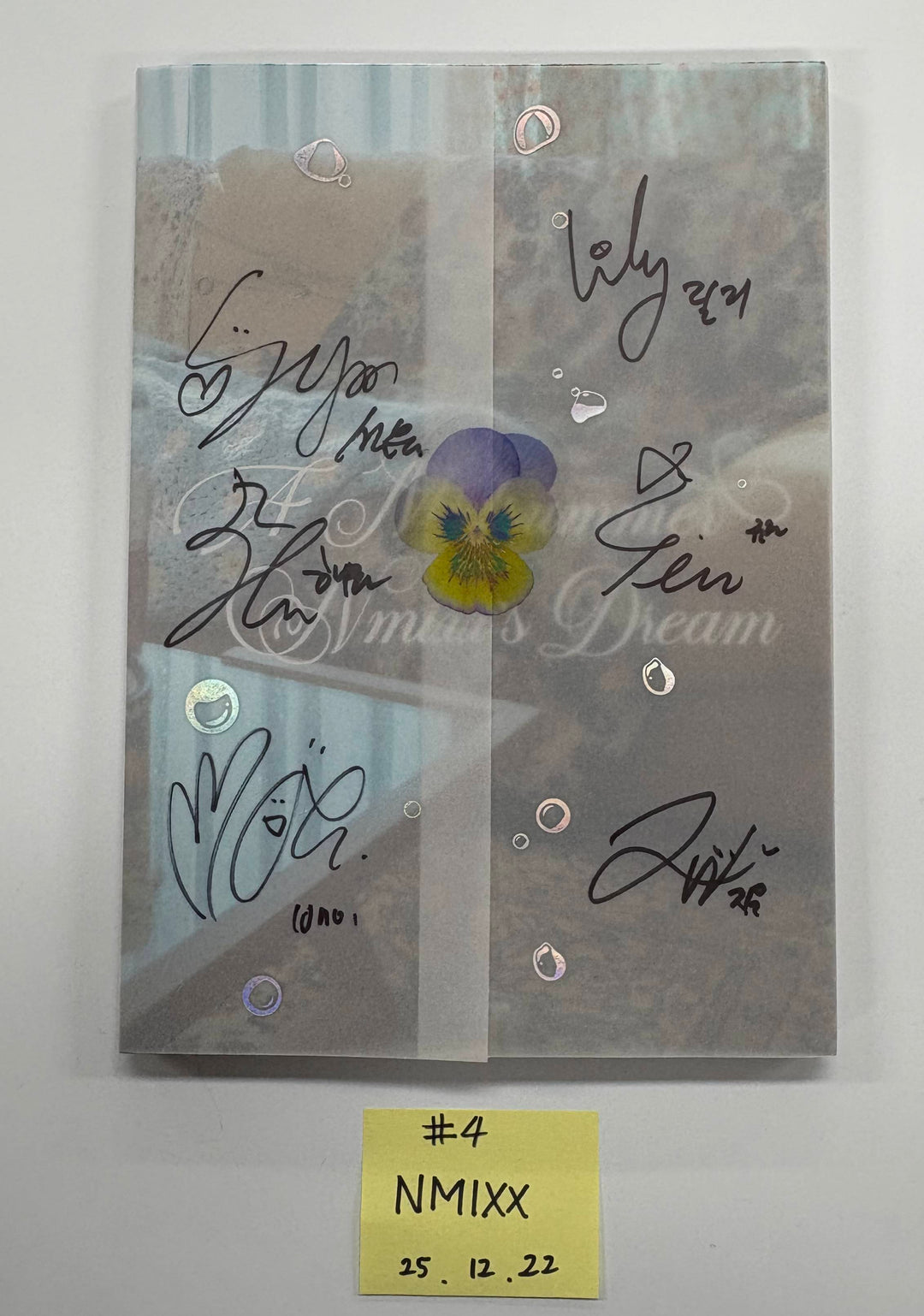 NMIXX "A Midsummer NMIXX’s Dream" - Hand Autographed(Signed) Promo Album [25.12.22] - Please Read !