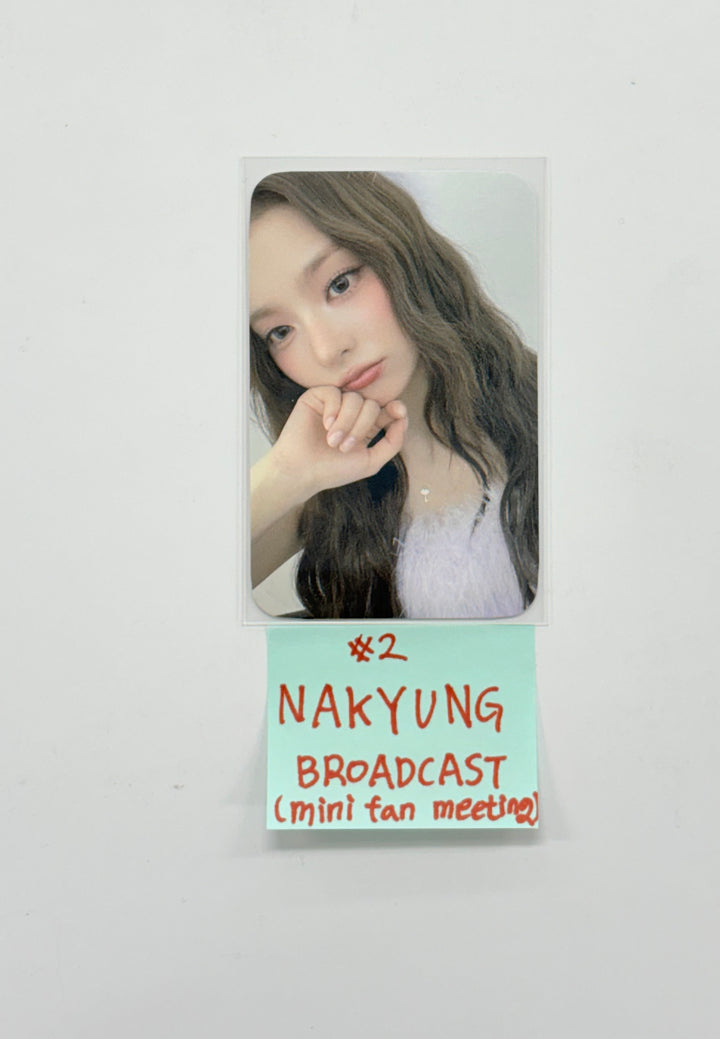 Fromis_9 - Broadcast Mini Fan Meeting Photocard [25.12.24]