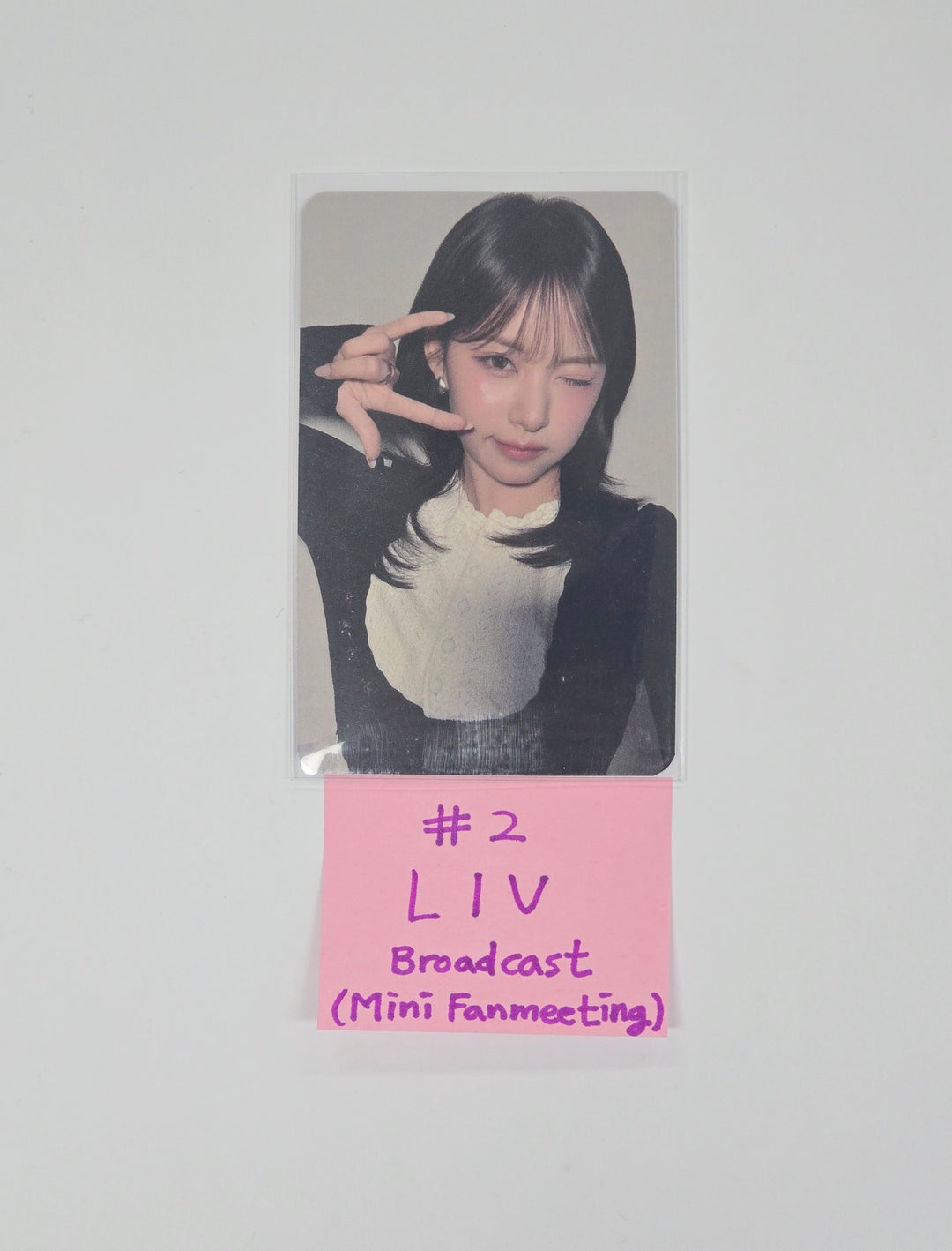 RESCENE "Lip bomb" - Broadcast Mini Fanmeeting Photocard [25.12.26]