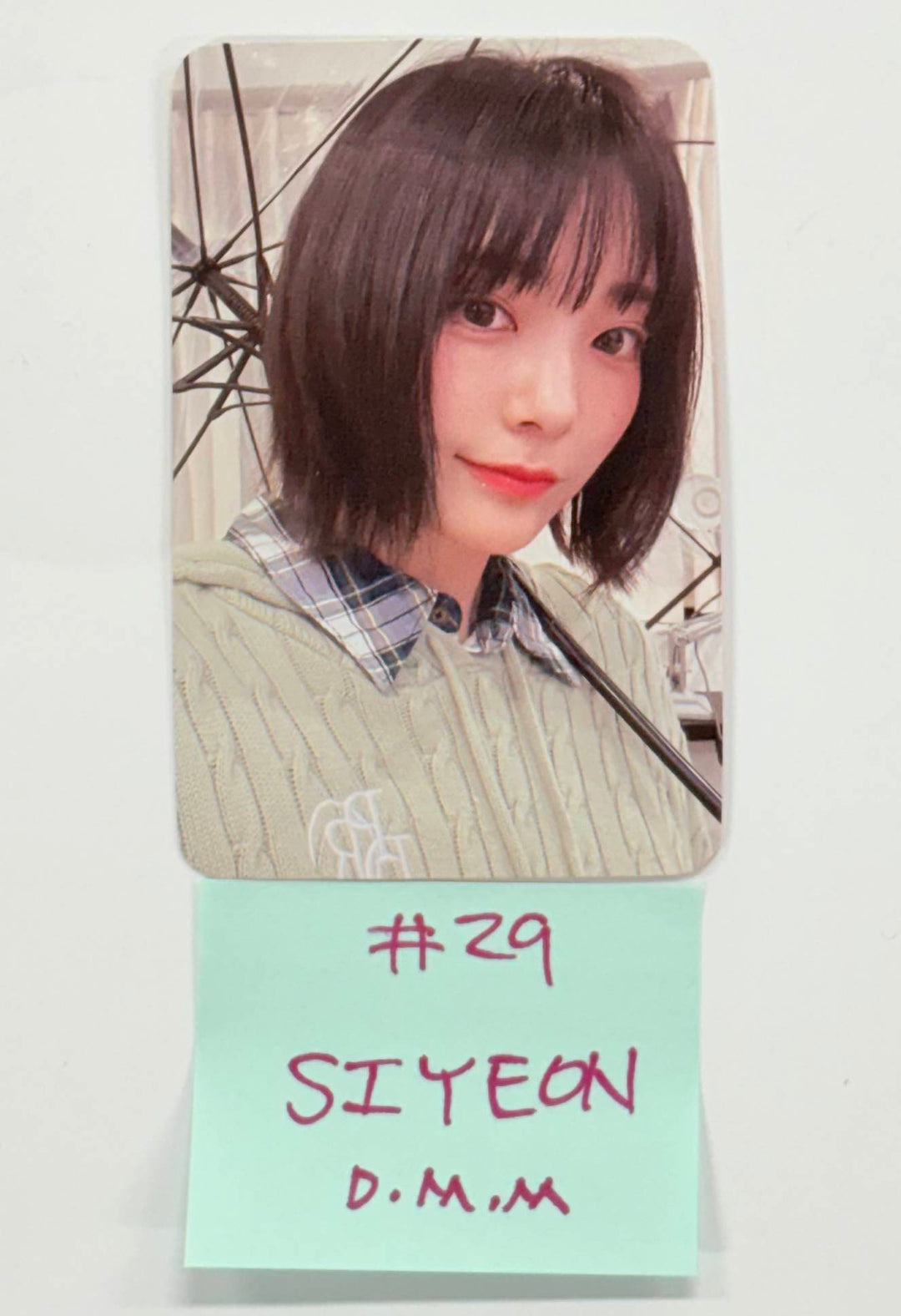 QWER - Dear My Muse Event Photocard (2) [25.12.30]