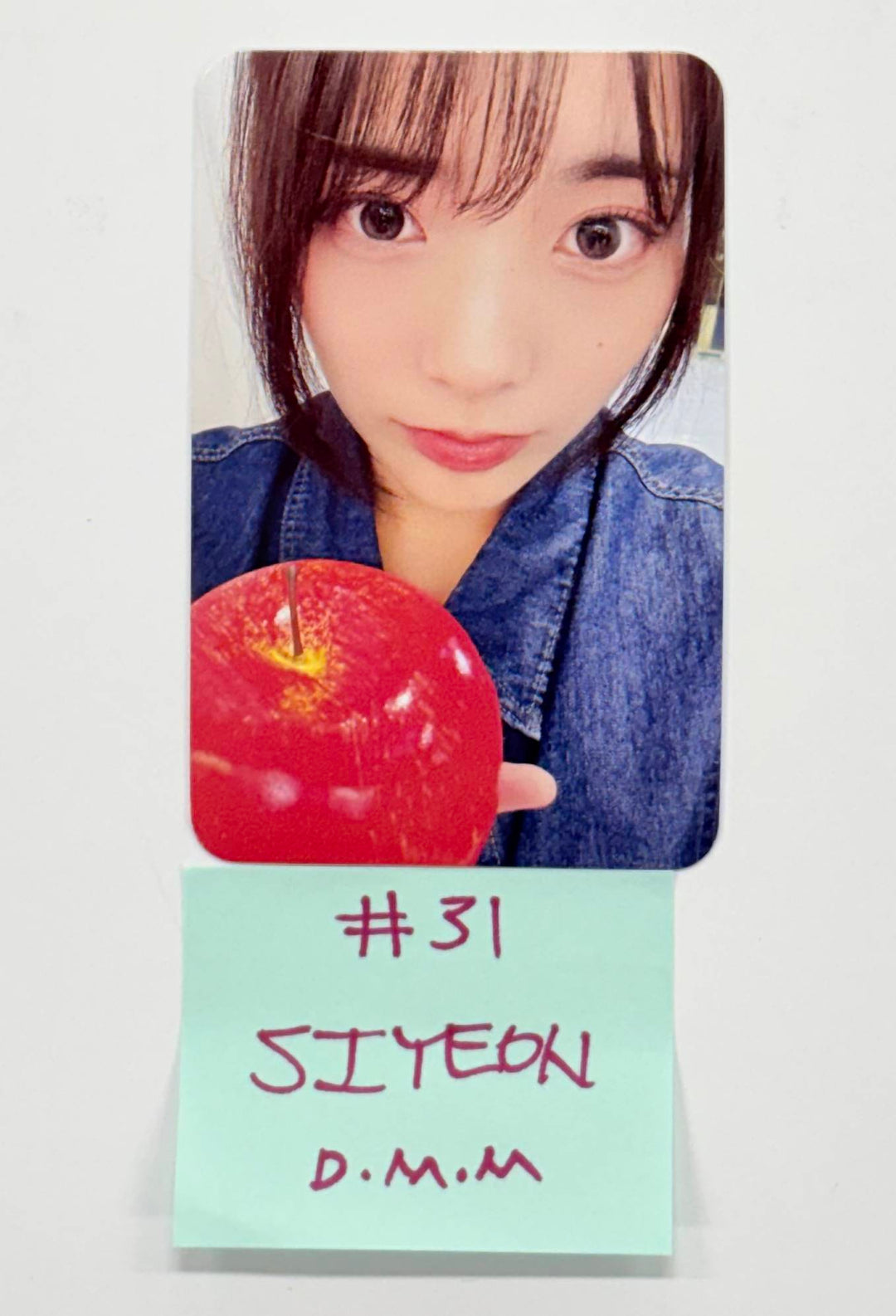 QWER - Dear My Muse Event Photocard (2) [25.12.30]