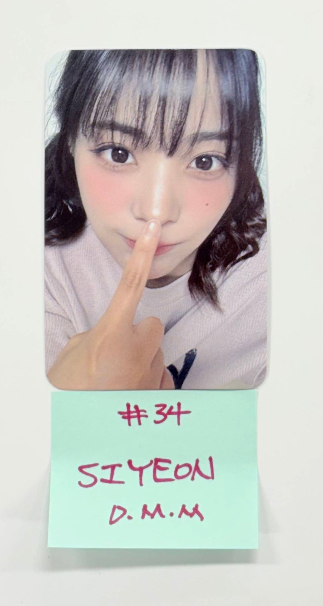 QWER - Dear My Muse Event Photocard (2) [25.12.30]