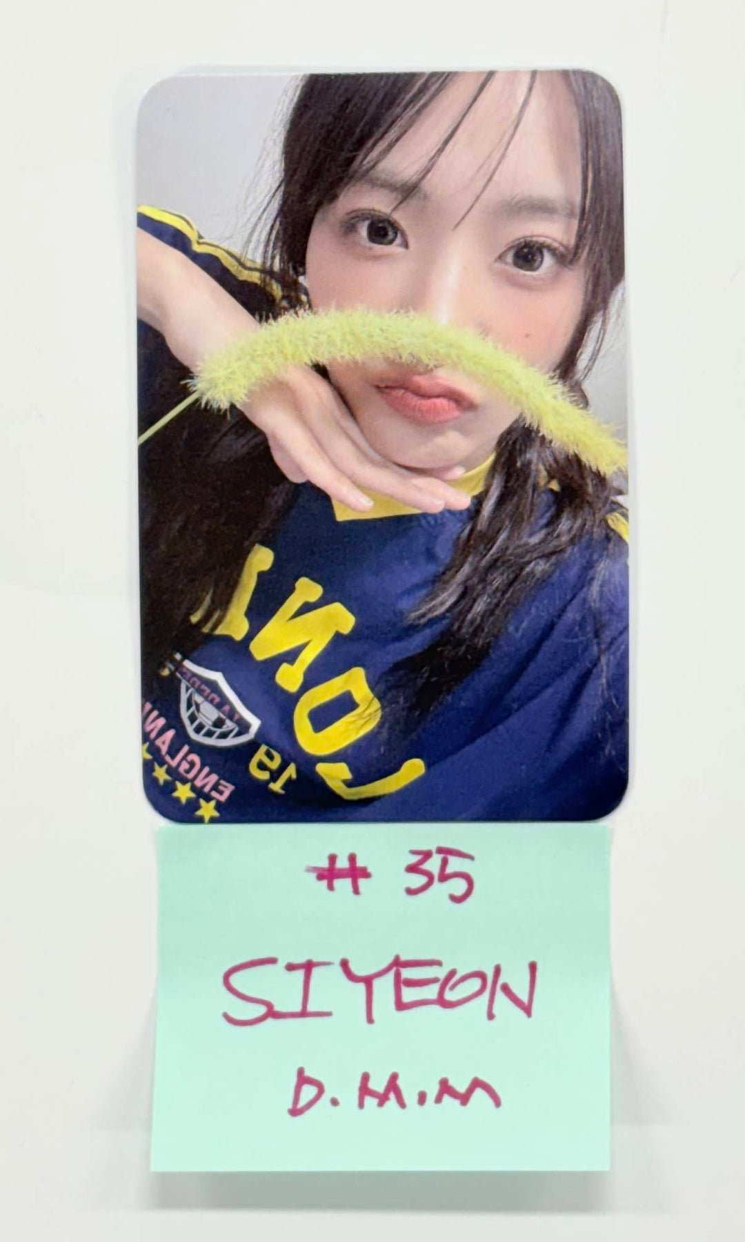 QWER - Dear My Muse Event Photocard (2) [25.12.30]