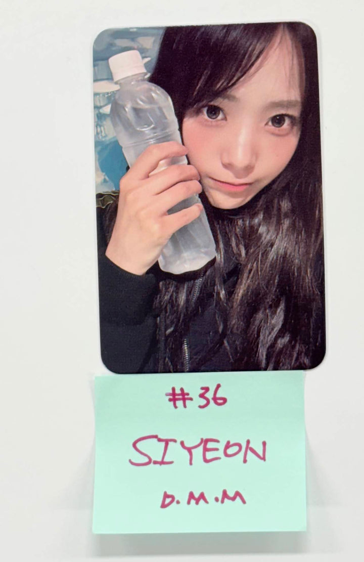 QWER - Dear My Muse Event Photocard (2) [25.12.30]