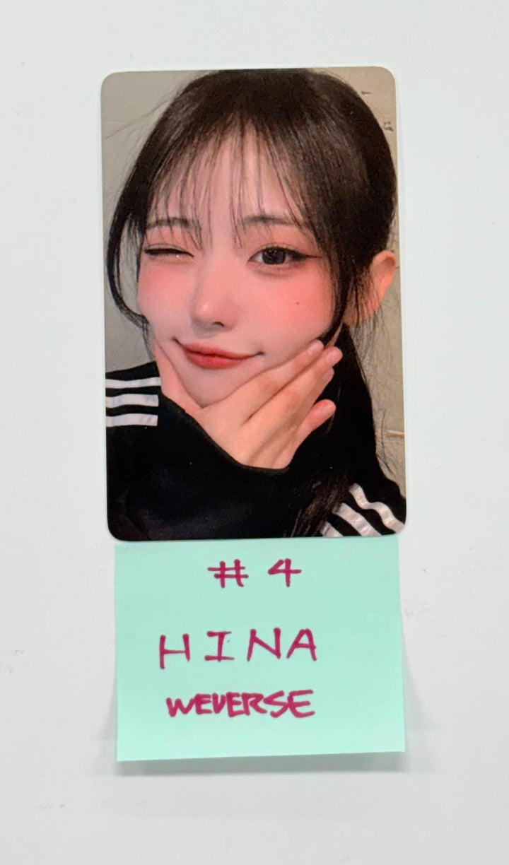 QWER - Weverse Shop Event Photocard [25.12.30]