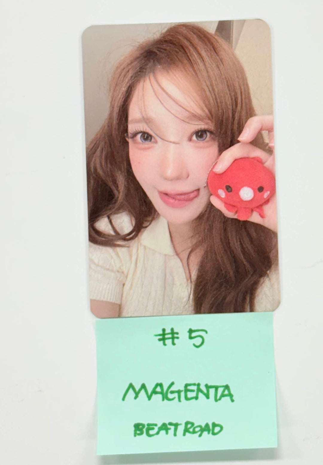 QWER - Beatroad Event Photocard [25.12.30]