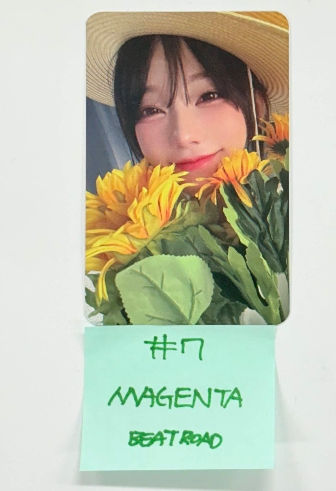 QWER - Beatroad Event Photocard [25.12.30]