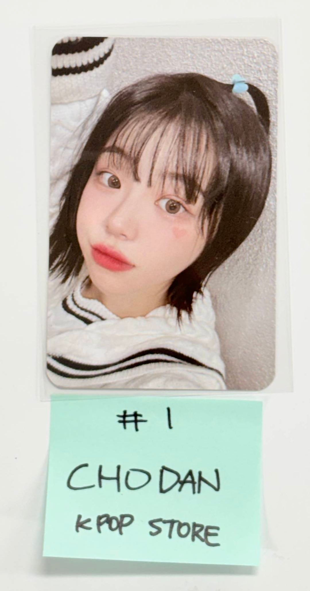 QWER - K POP Store Event Photocard [25.12.30]