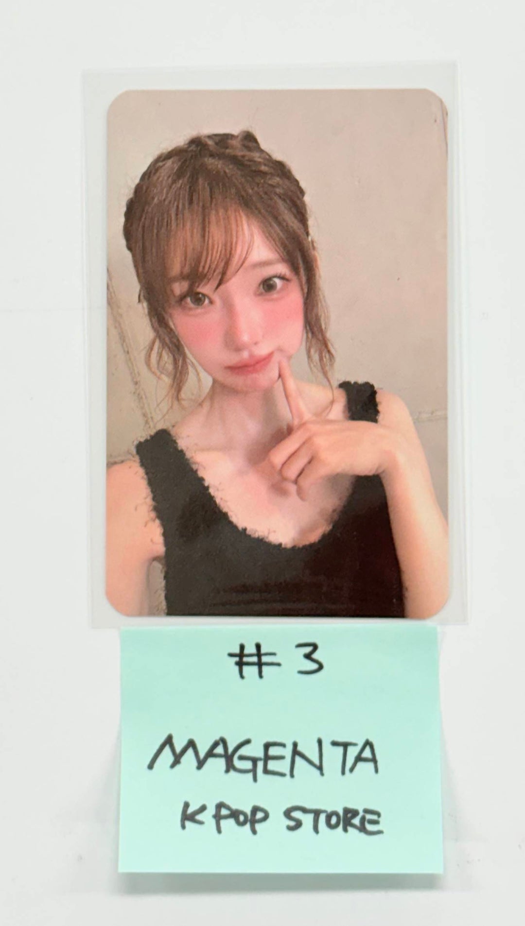 QWER - K POP Store Event Photocard [25.12.30]