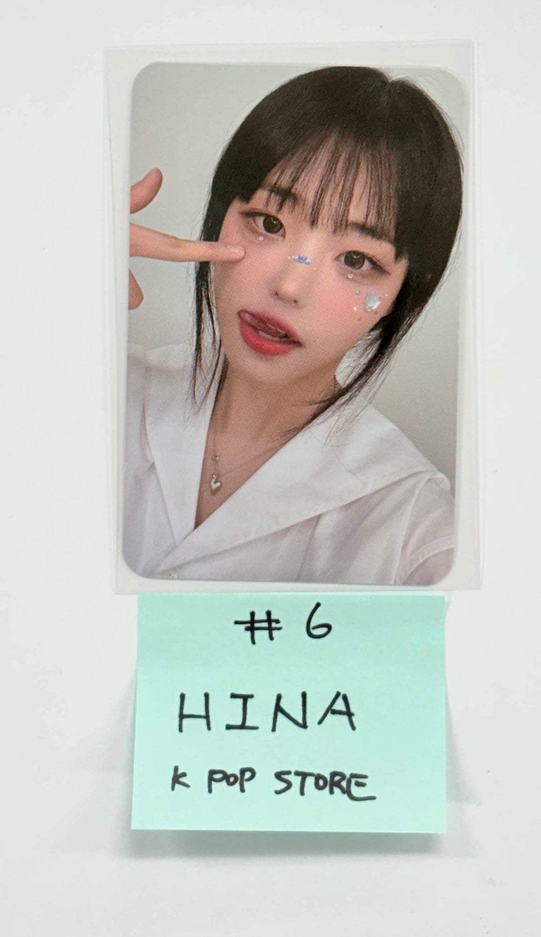 QWER - K POP Store Event Photocard [25.12.30]