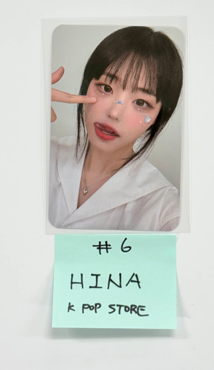 QWER - K POP Store Event Photocard [25.12.30]