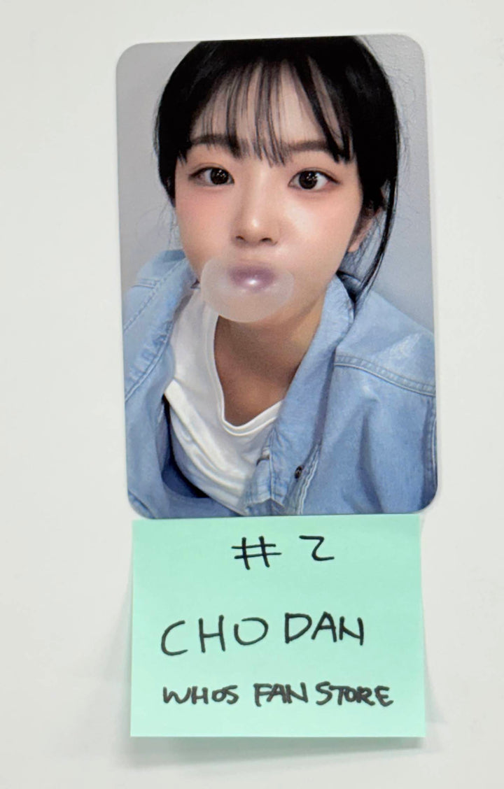 QWER - Who's Fan Store Event Photocard [25.12.30]