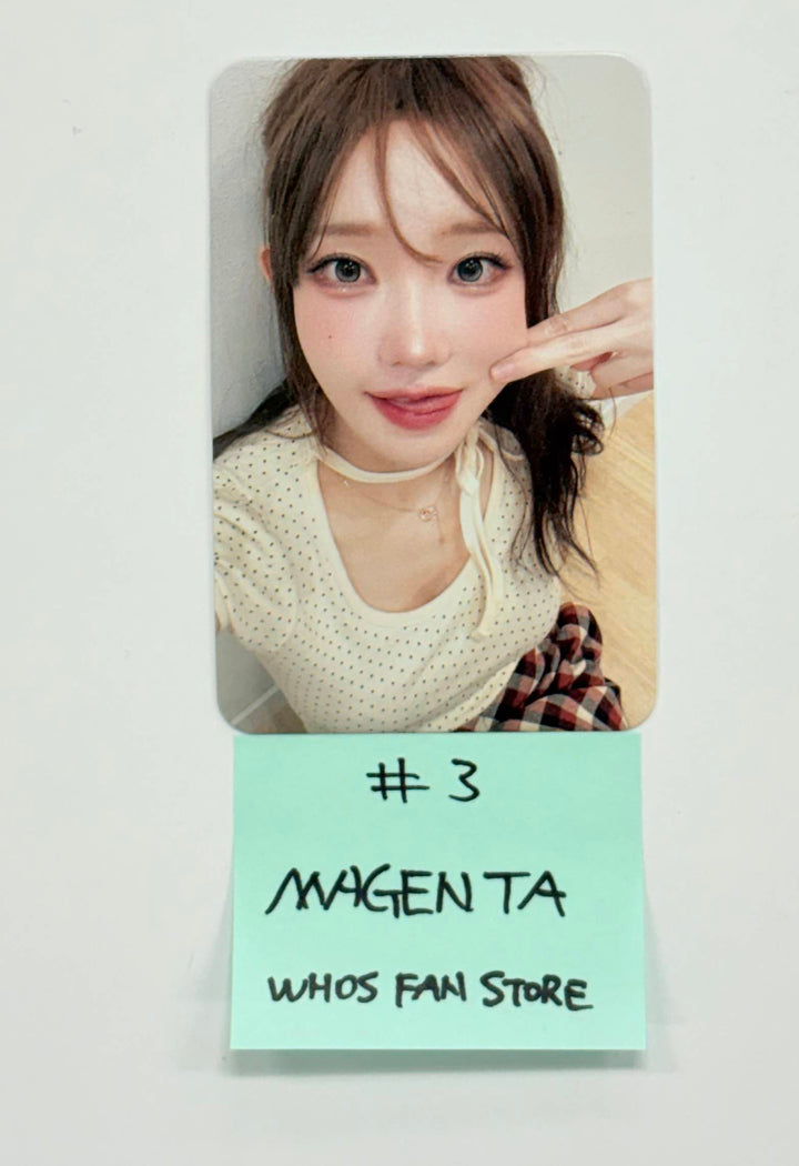 QWER - Who's Fan Store Event Photocard [25.12.30]