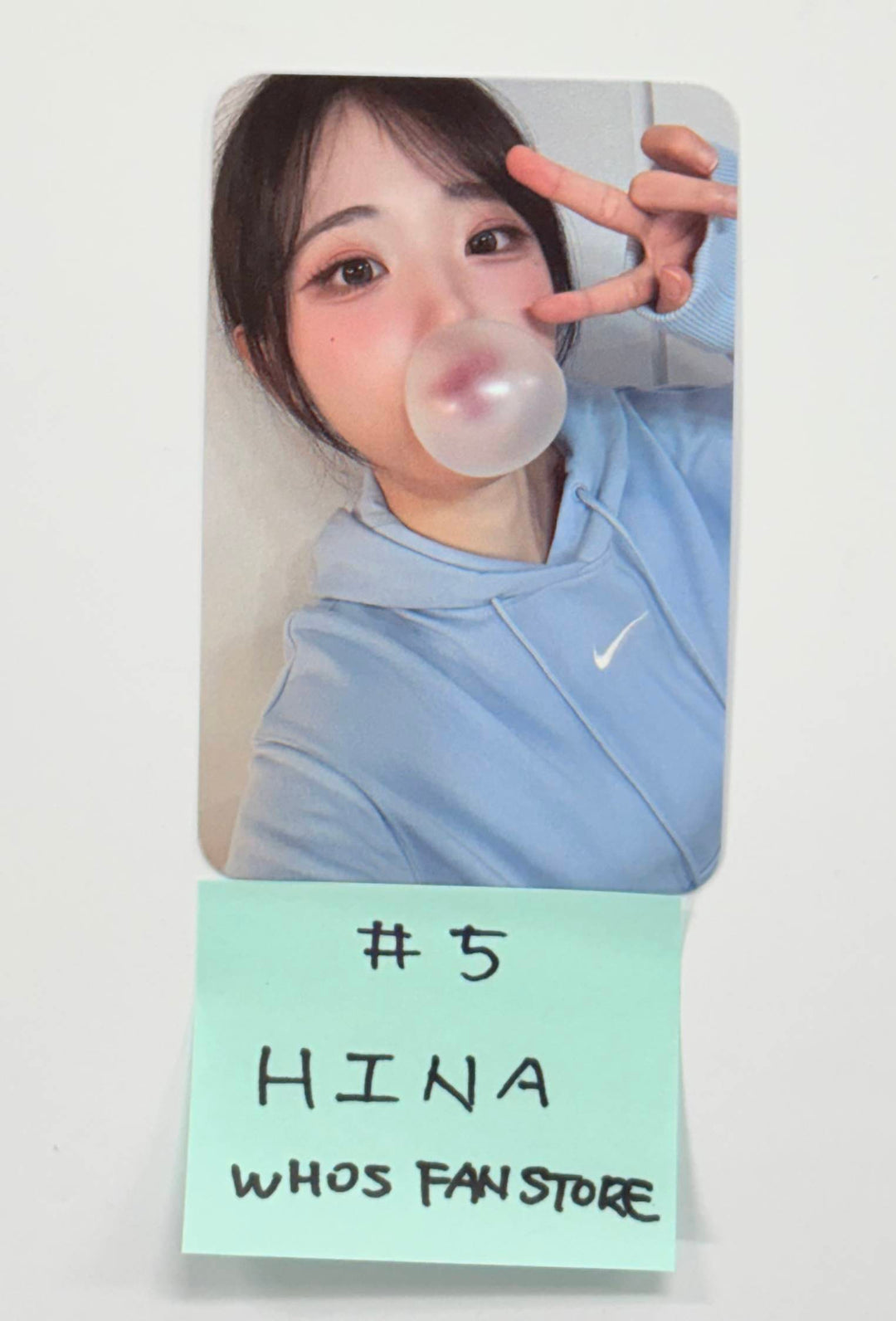 QWER - Who's Fan Store Event Photocard [25.12.30]