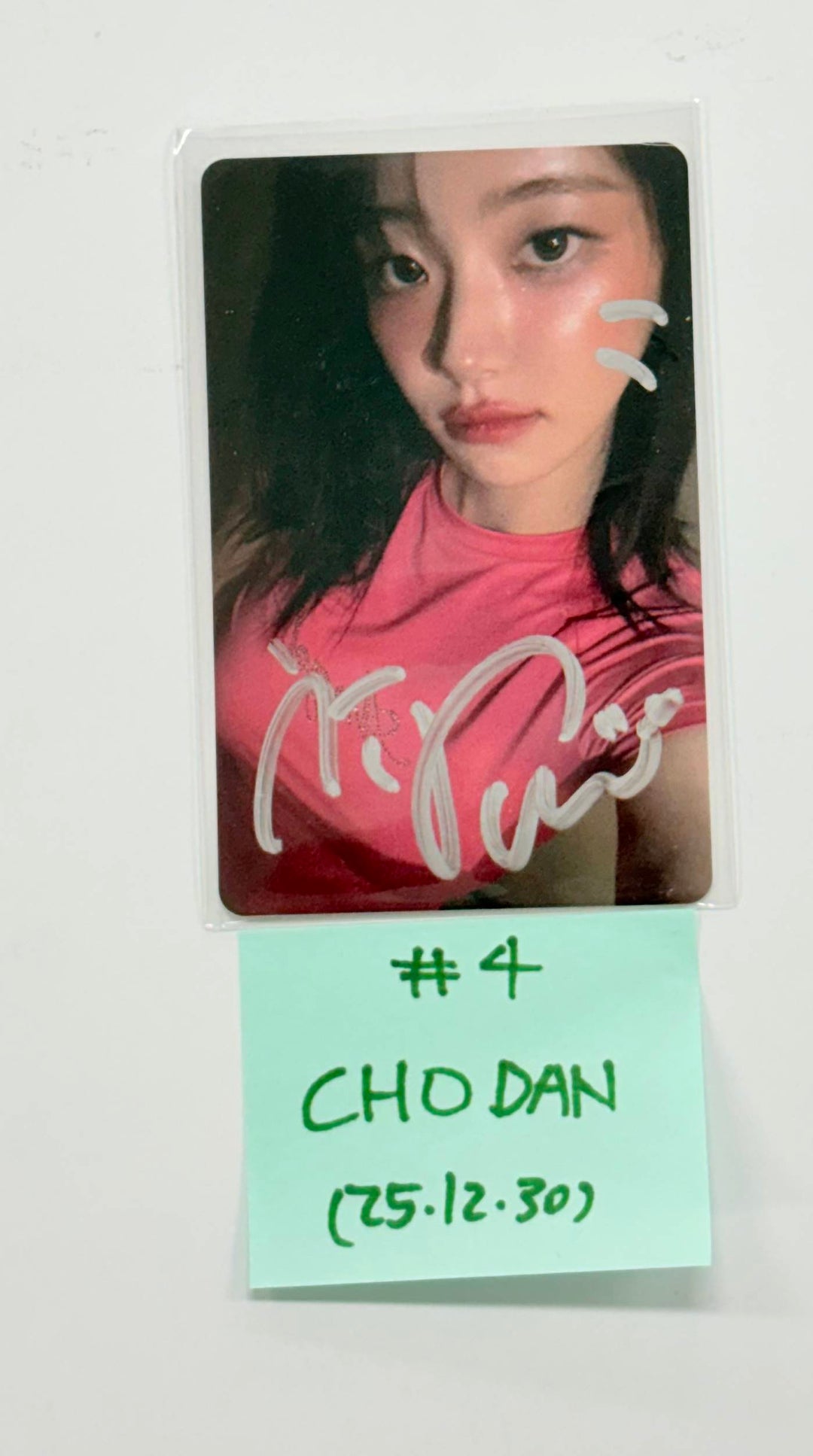 QWER - Hand Autograhped(Signed) Photocard [25.12.30]