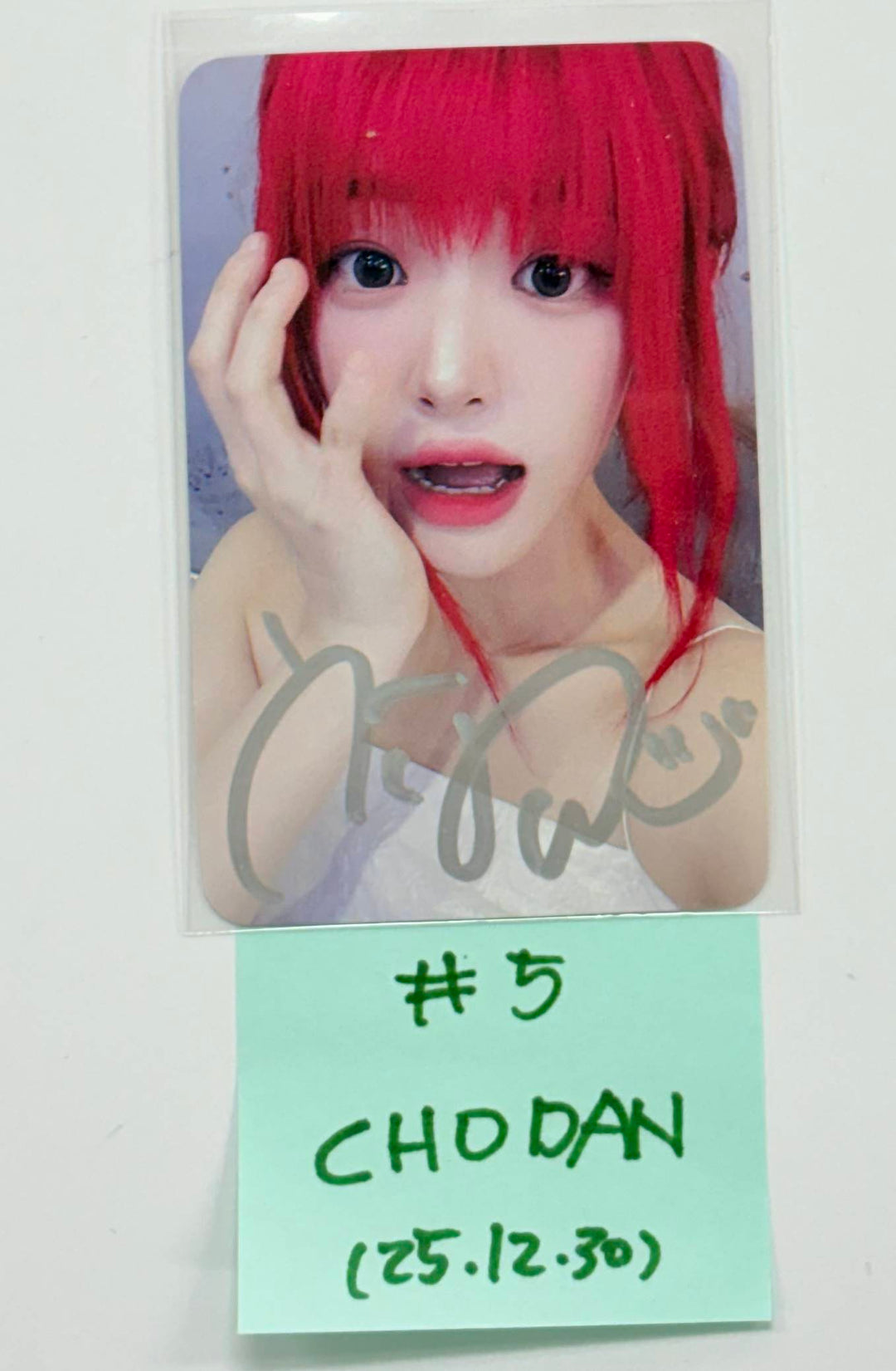 QWER - Hand Autograhped(Signed) Photocard [25.12.30]