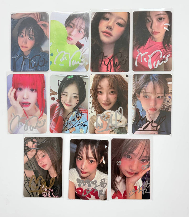 QWER - Hand Autograhped(Signed) Photocard [25.12.30]