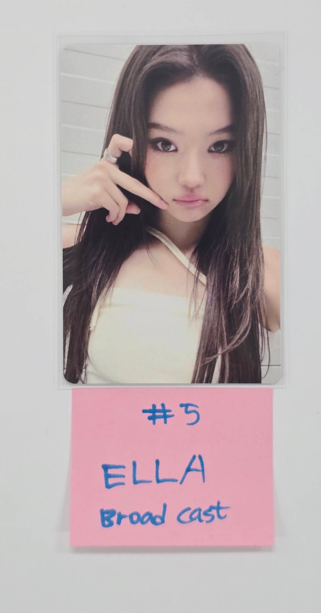 MEOVV - Gayodaejejeon Broadcast Photocard [25.12.31]