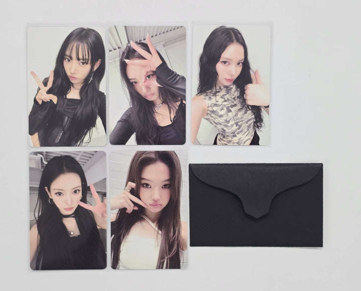 MEOVV - Gayodaejejeon Broadcast Photocard [25.12.31]