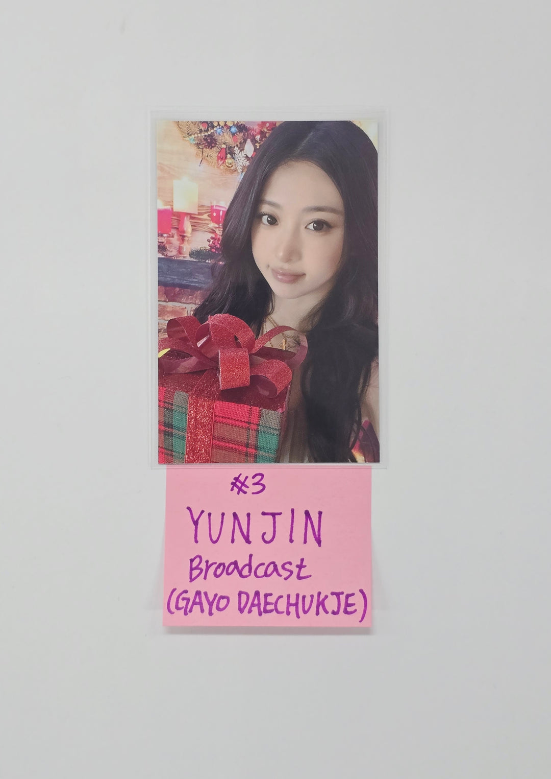 Le Sserafim - GAYODAECHUKJE Broadcast Photocard [25.12.31]