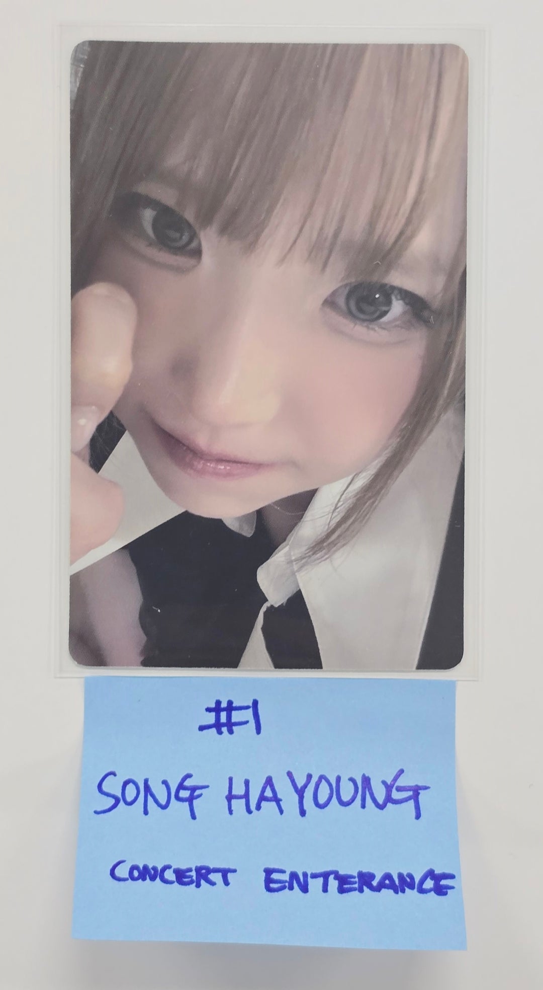 Fromis_9 "NOW TOMORROW" - CONCERT Enterance Photocard [26.1.2]