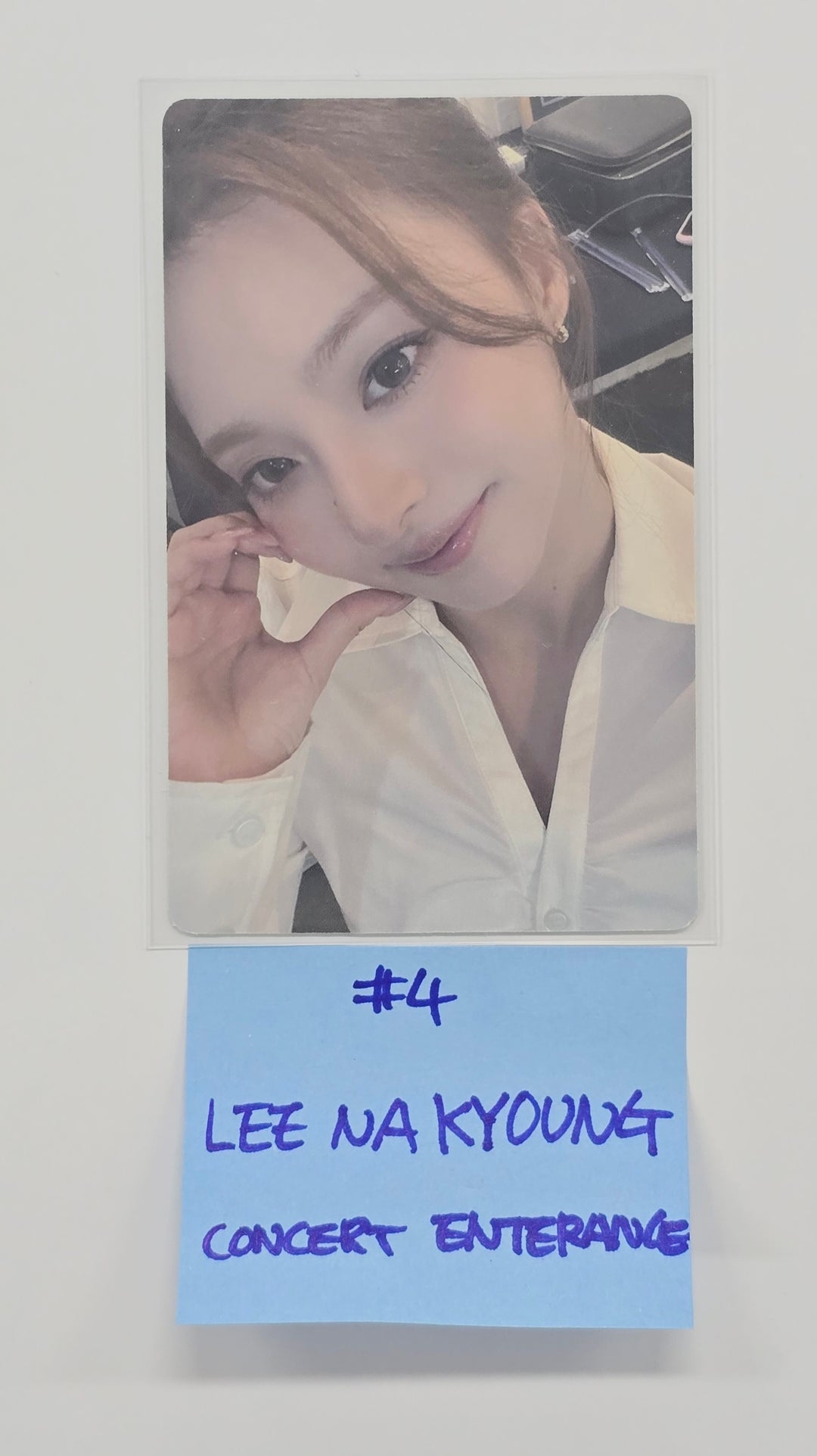 Fromis_9 "NOW TOMORROW" - CONCERT Enterance Photocard [26.1.2]