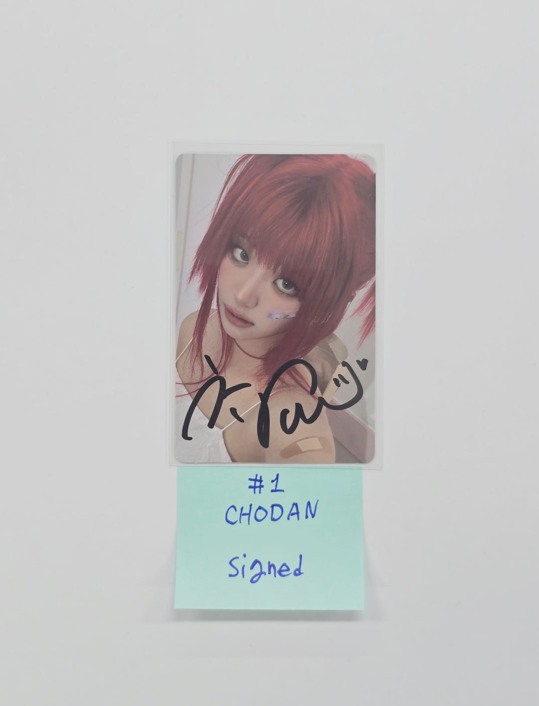 QWER - Hand Autograhped(Signed) Photocard [26.01.05]
