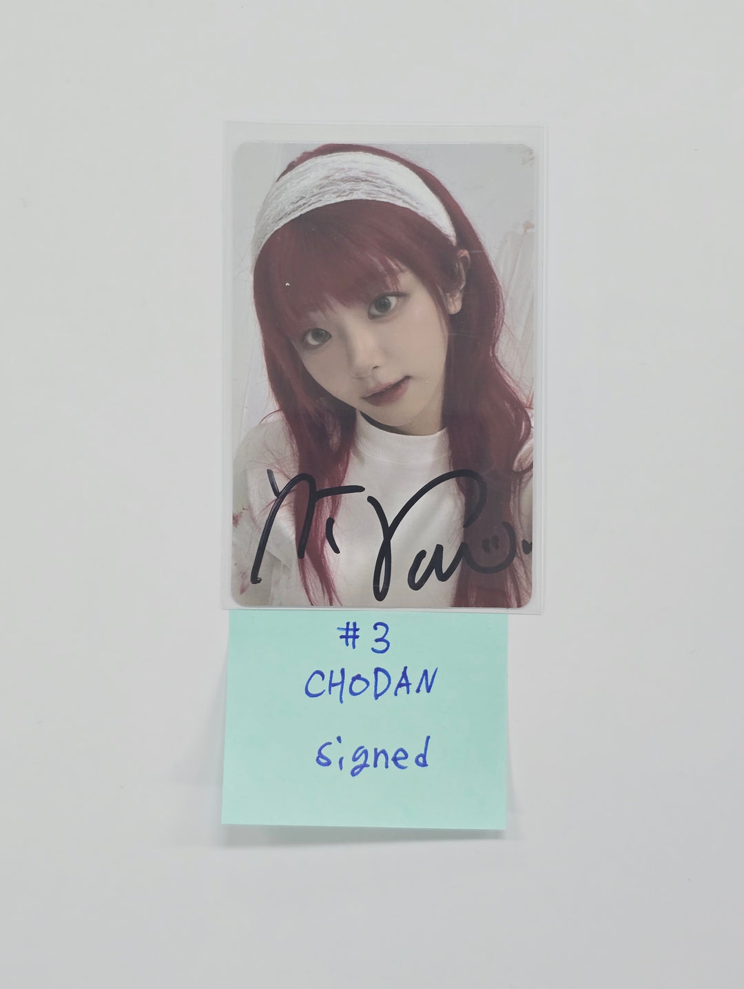 QWER - Hand Autograhped(Signed) Photocard [26.01.05]