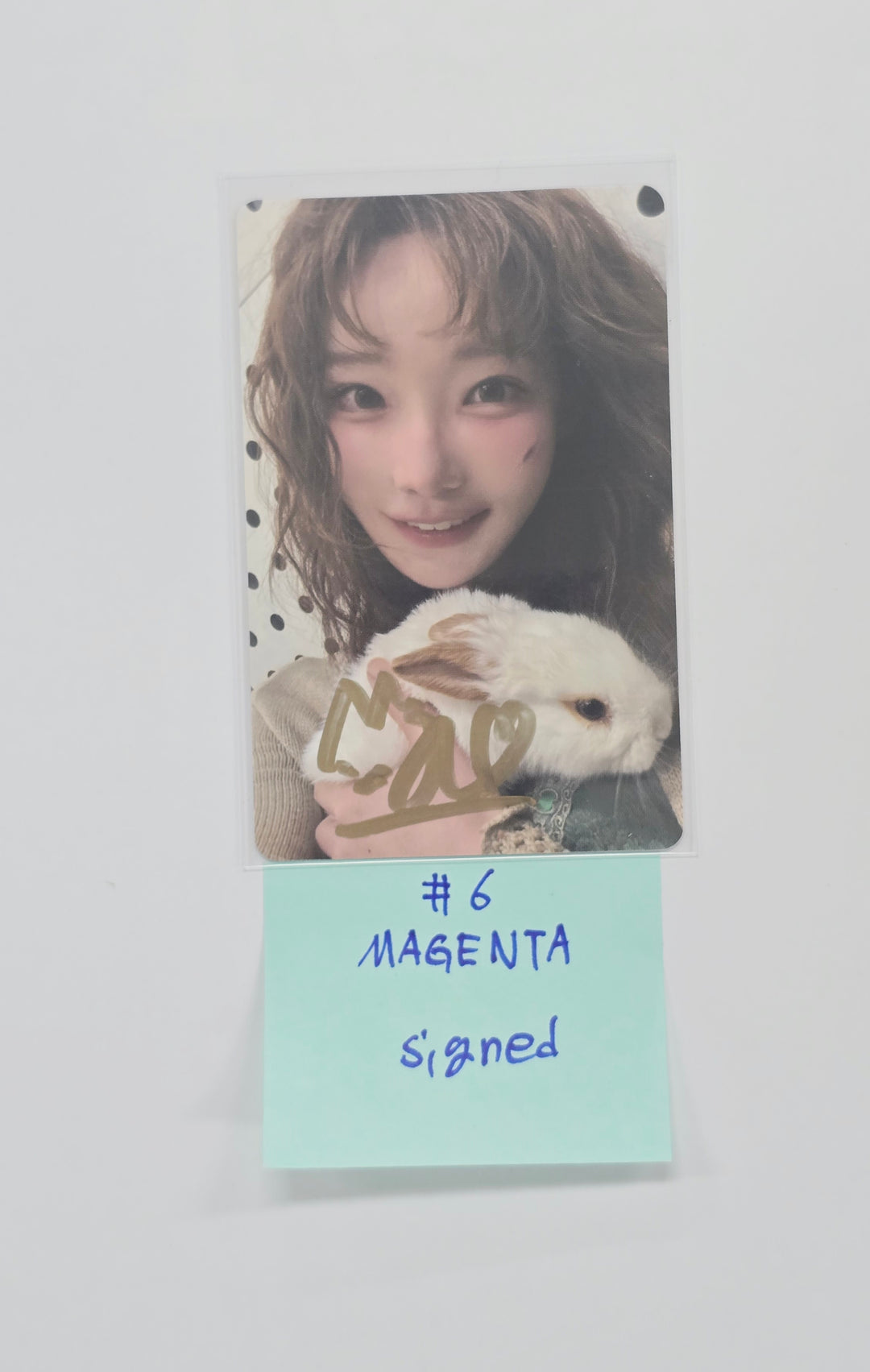 QWER - Hand Autograhped(Signed) Photocard [26.01.05]