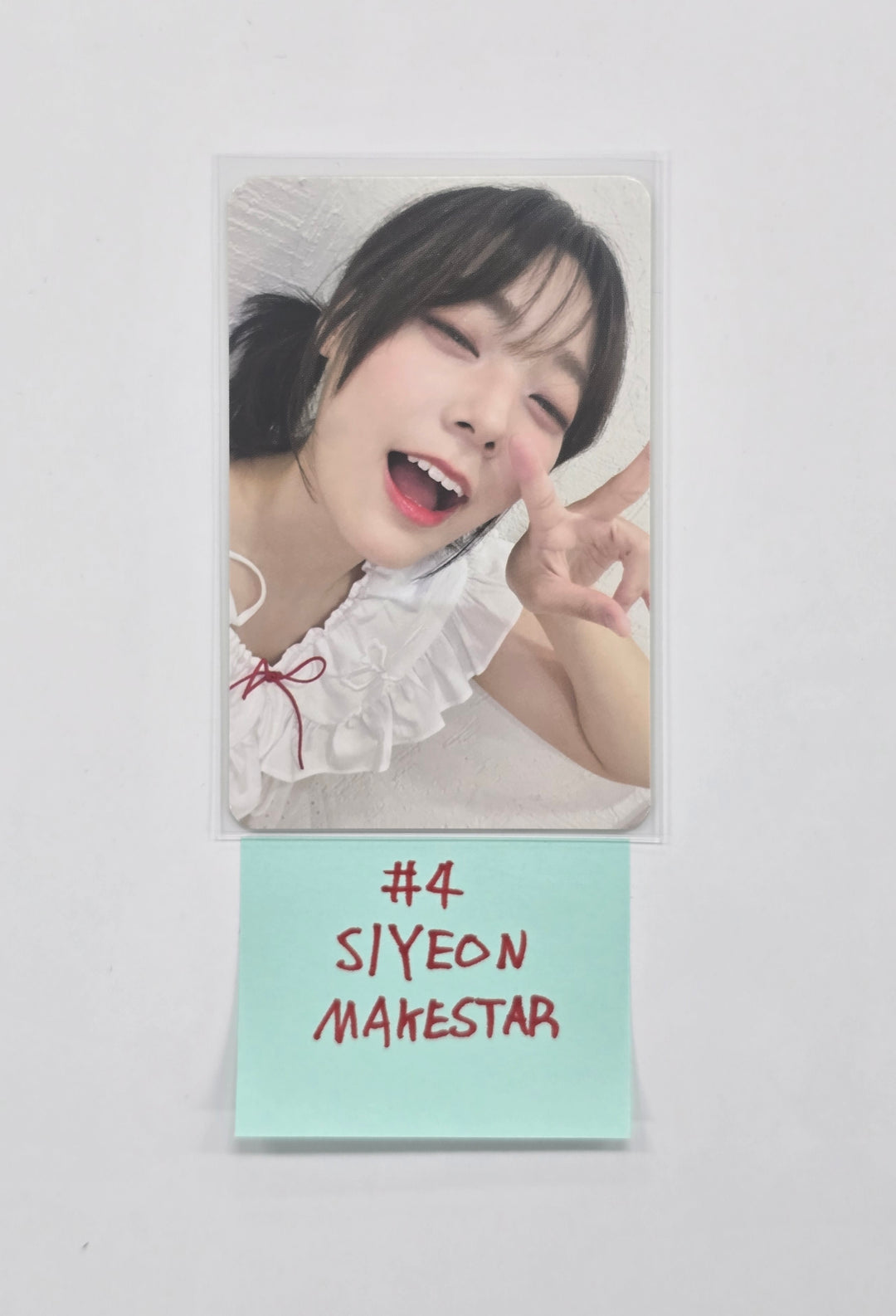 QWER - Makestar Fansign Event Photocard [26.01.05]