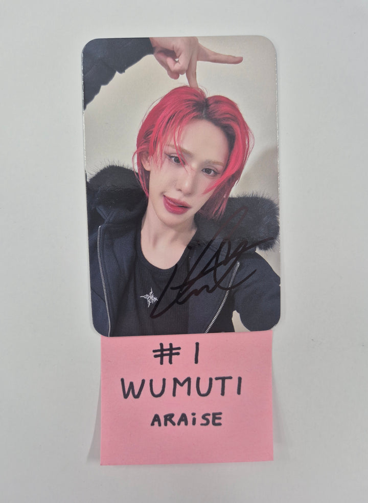 XLOV "UXLXVE" - Hand Autograhped(Signed) Photocard [26.01.06]