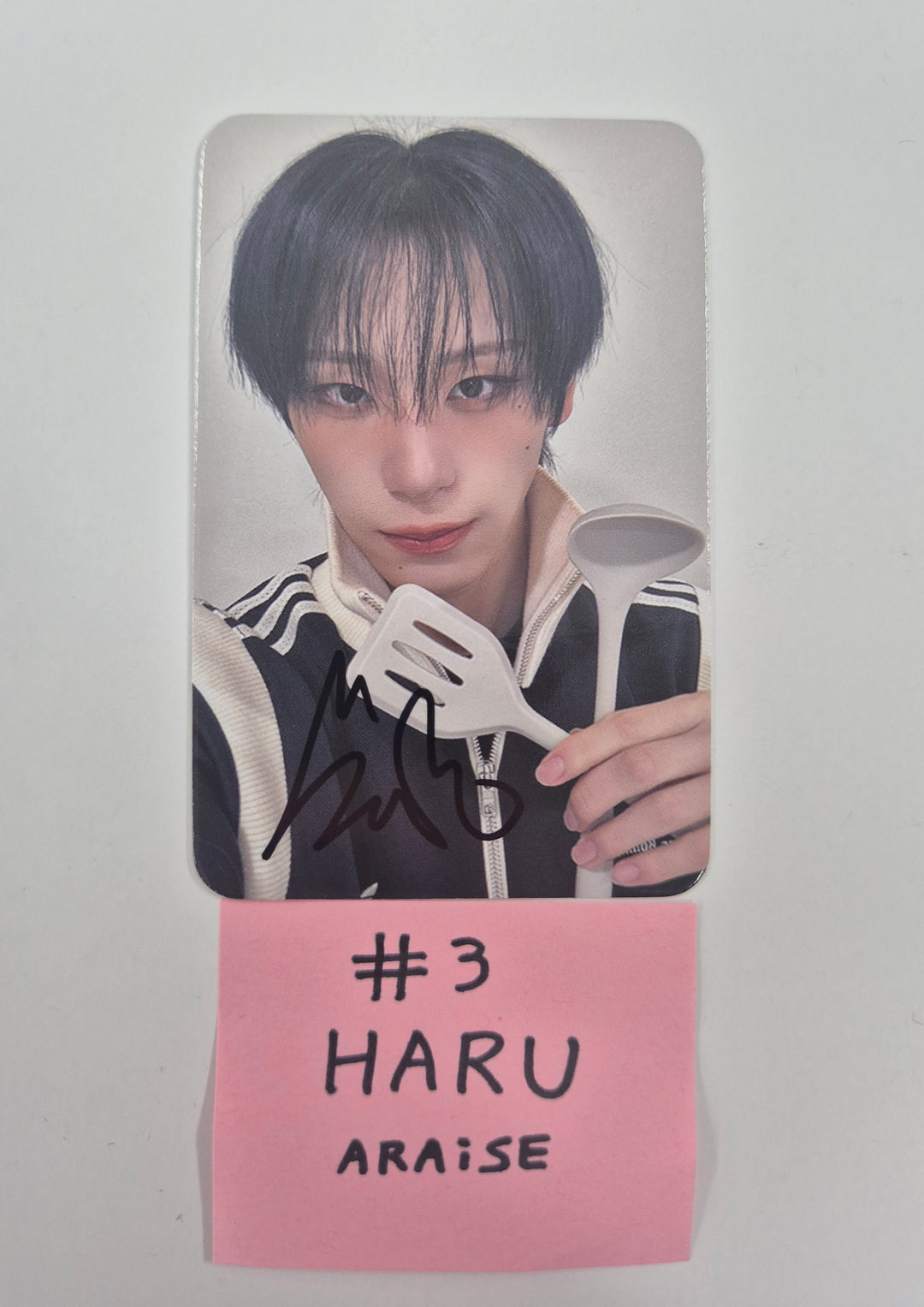 XLOV "UXLXVE" - Hand Autograhped(Signed) Photocard [26.01.06]