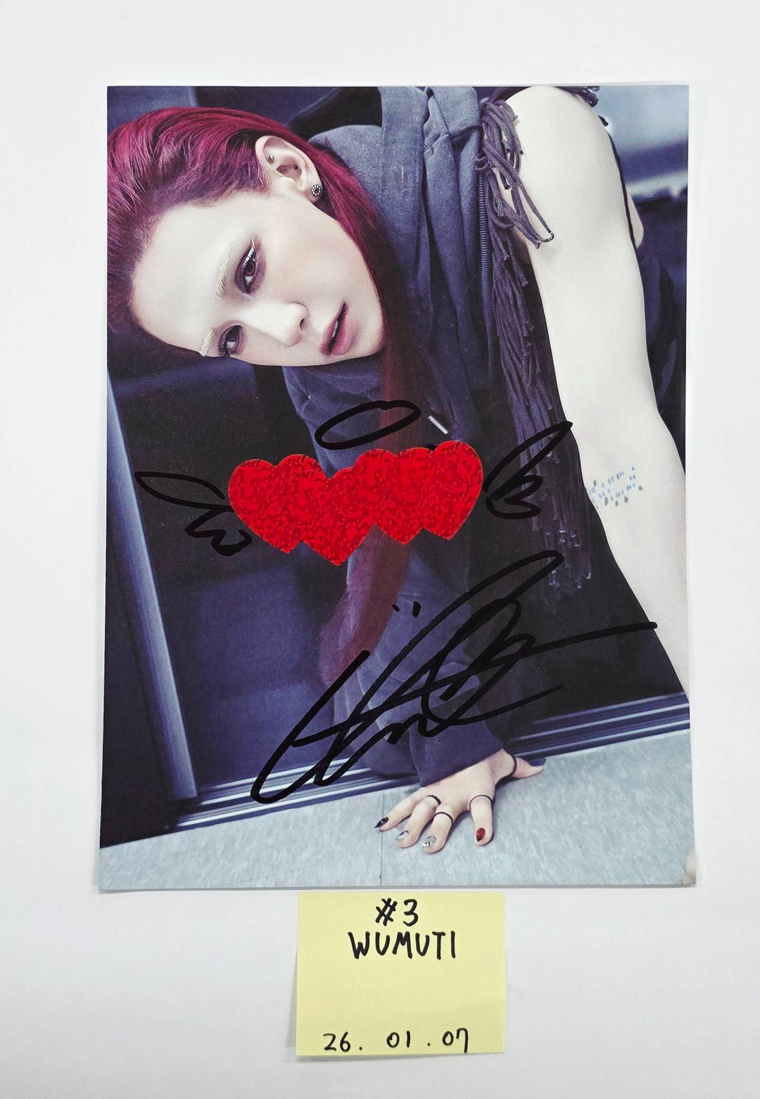 XLOV "UXLXVE" - A Cut Page From Fansign Event Album [26.01.07]