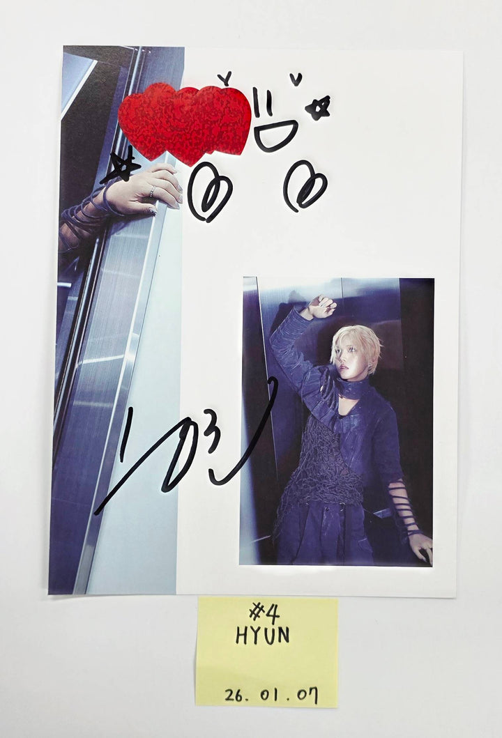 XLOV "UXLXVE" - A Cut Page From Fansign Event Album [26.01.07]