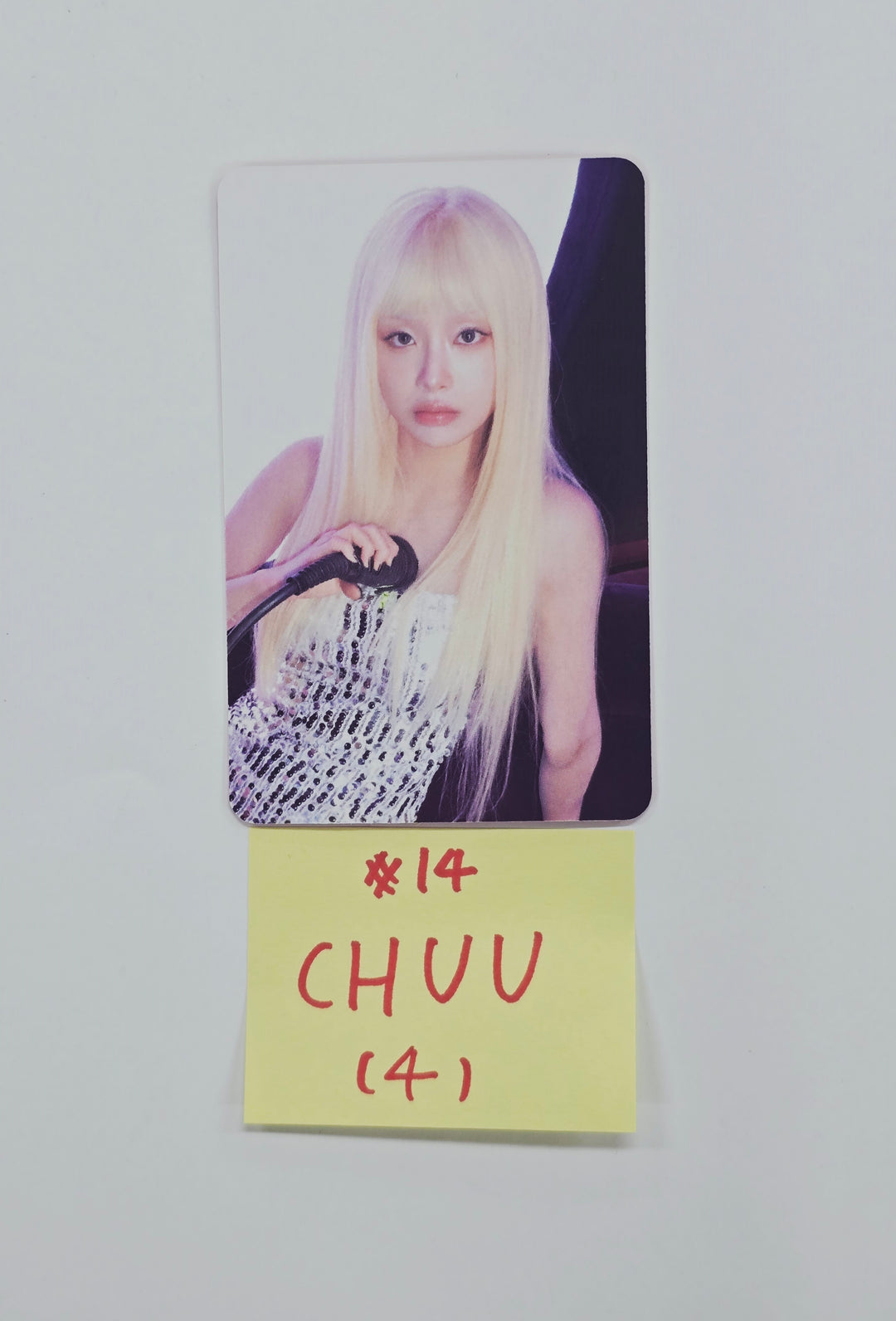 Chuu The First Album "XO, My Cyberlove" - Official Trading Photocard [26.01.08]