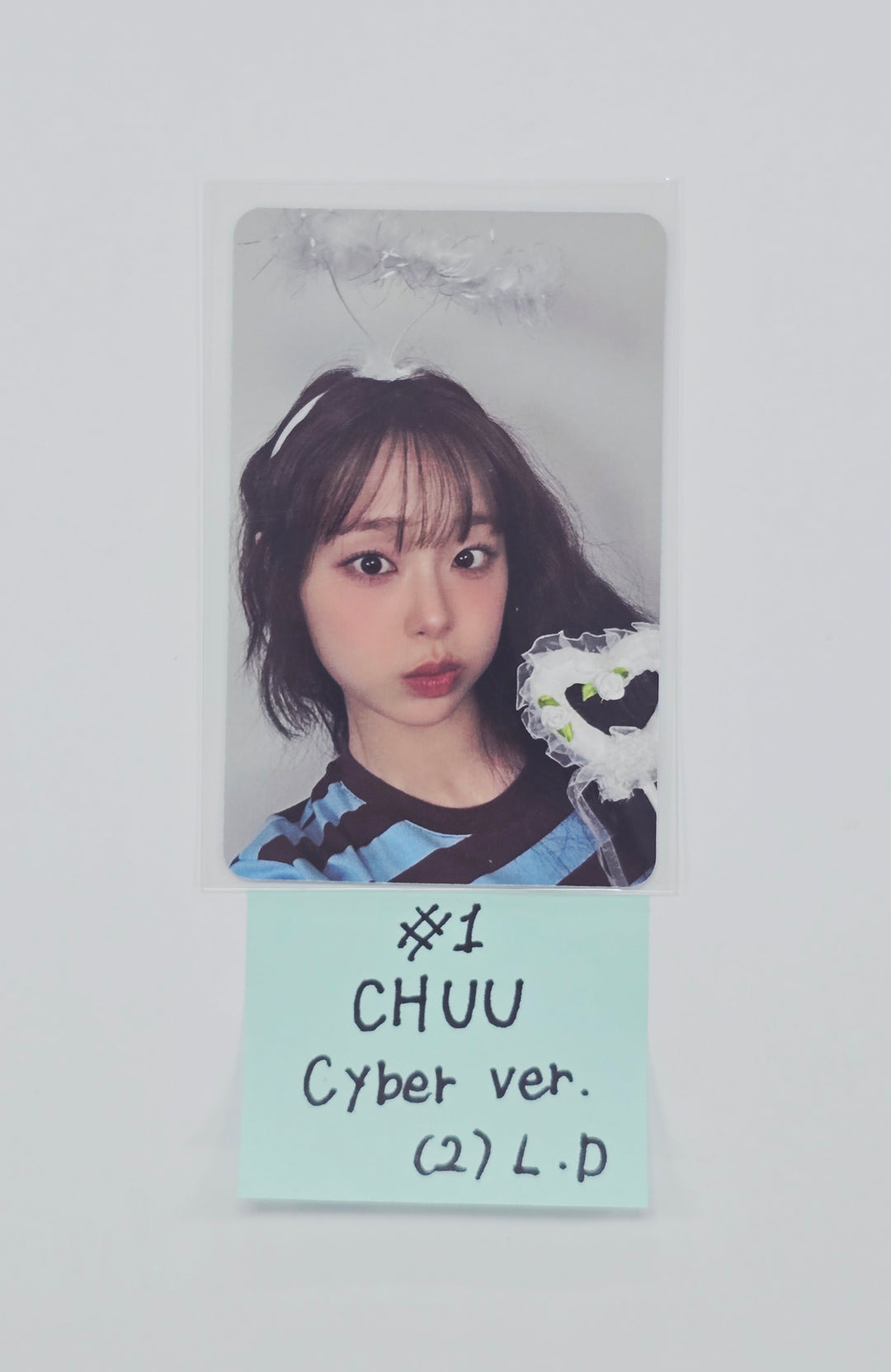 CHUU The First Album "XO, My Cyberlove" - OLIVEYOUNG Lucky Draw Event Photocard (Cyber, Love, Platform Ver.) [26.01.08]