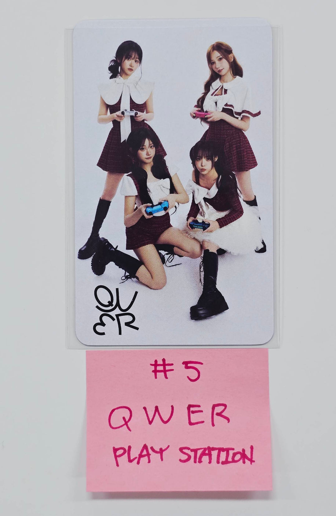 QWER - Play Station Event Photocard [26.1.12]