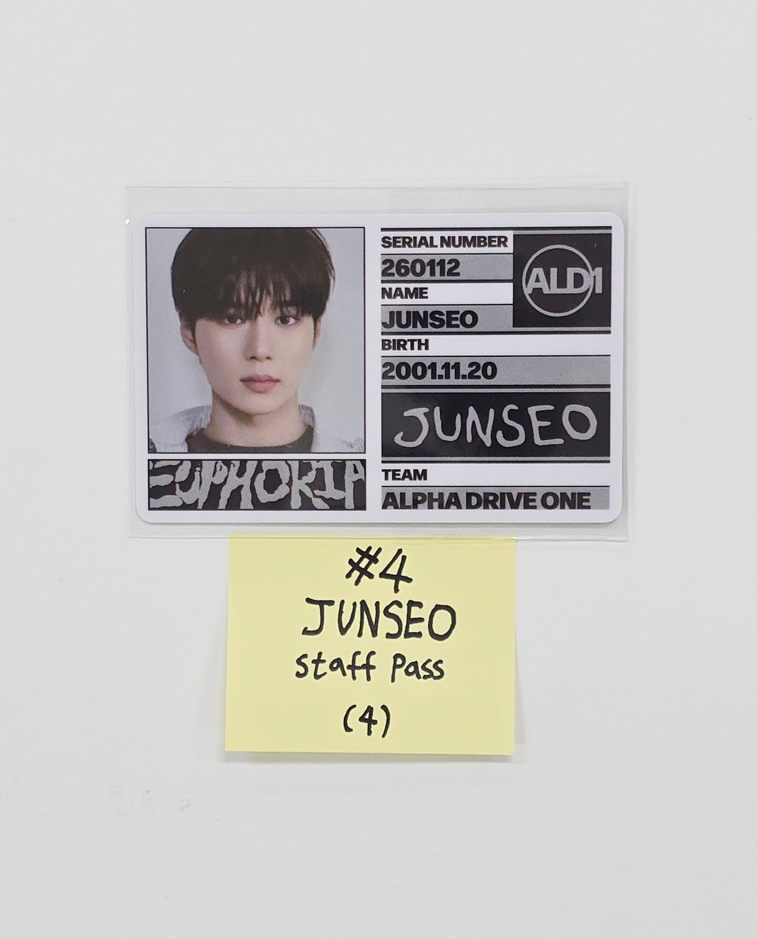 ALPHA DRIVE ONE "EUPHORIA" - Official Photocard, Staff Pass Photocard (Freak Alarm ver.) [26.01.13]