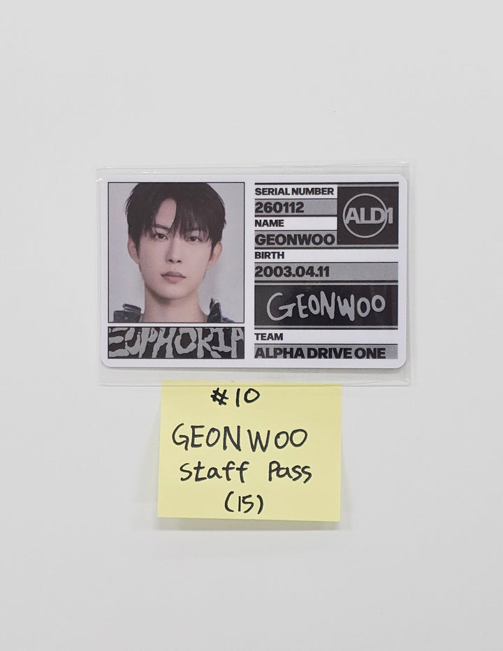 ALPHA DRIVE ONE "EUPHORIA" - Official Photocard, Staff Pass Photocard (Freak Alarm ver.) [26.01.13]